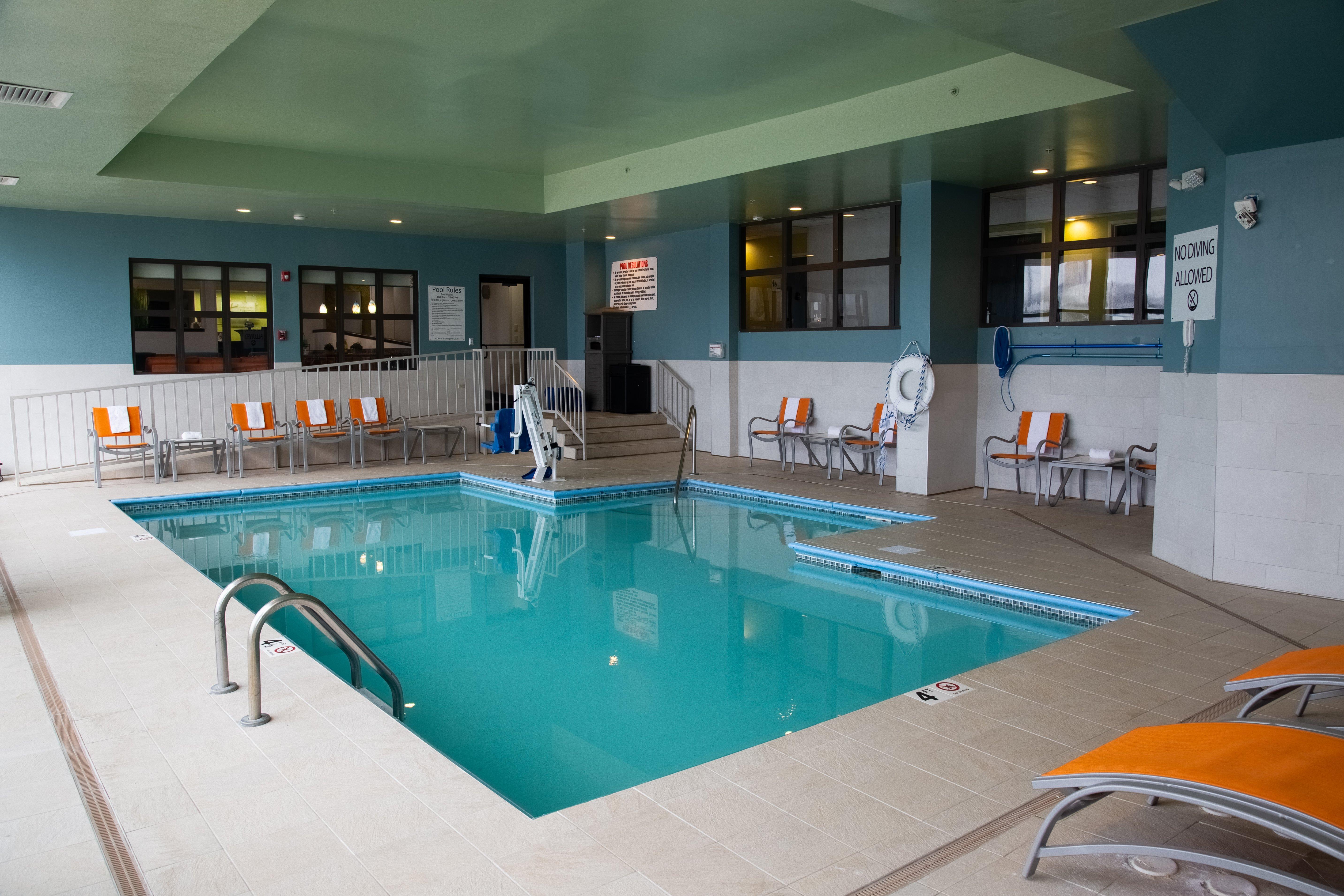 Holiday Inn Express & Suites Central Omaha By Ihg Eksteriør bilde