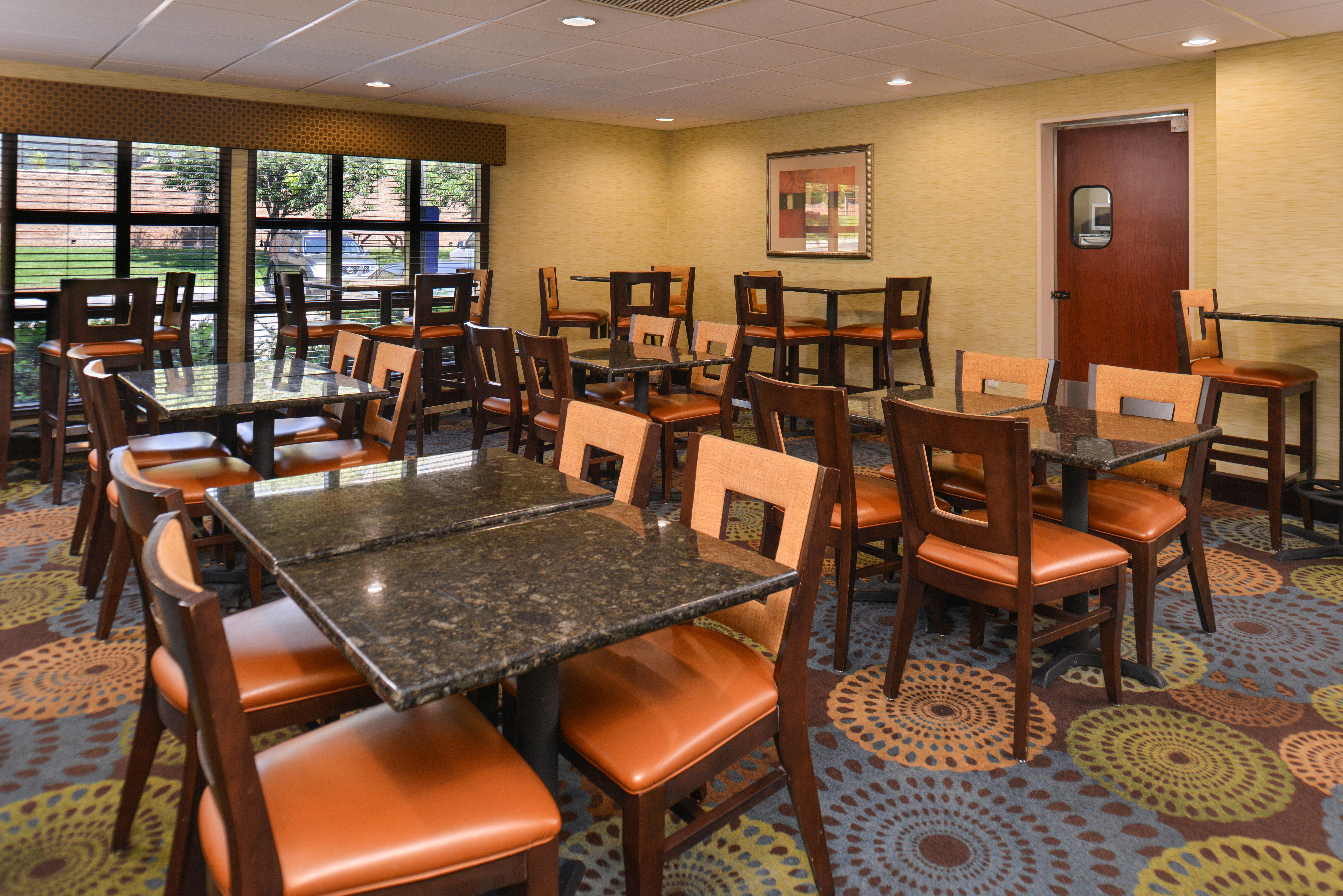 Holiday Inn Express & Suites Central Omaha By Ihg Eksteriør bilde